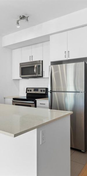 1 Bedroom - 688 Rue Notre-Dame Ouest, Montréal - Photo 1