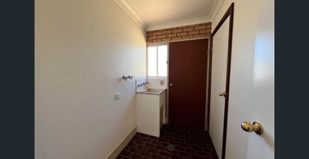 NEAT AND TIDY UNIT - Photo 2