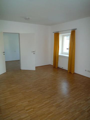 GEPFLEGTE SINGLEWOHNUNG AM MARKTPLATZ IN HELLMONSÖDT - Foto 2