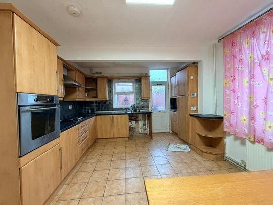 4 bedroom terraced house to rent - Photo 1