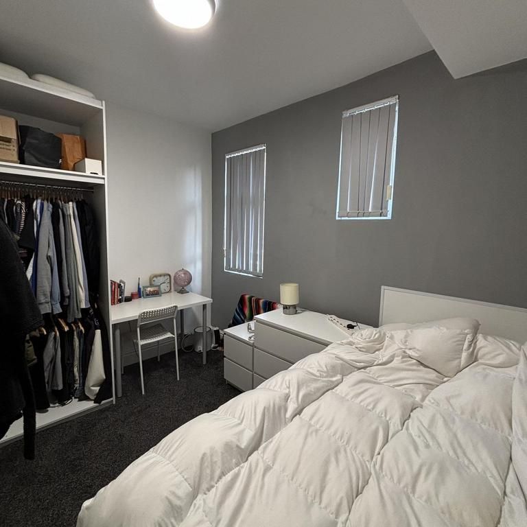 3 bedroom flat to rent - Photo 1