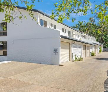 Cozy 2 Bedroom Townhouse in Sought After Superb, West End! - Photo 1