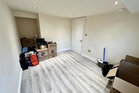 Market Place - Photo 3