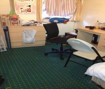 4 Bed - Spenceley Street, , - Photo 2