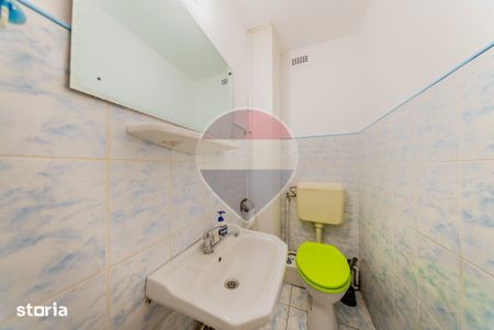 Apartament cu 3 camere, in zona Boul Rosu - Fotografie 4