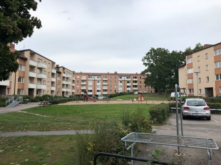 Östermalmsvägen, Finspång - Photo 2