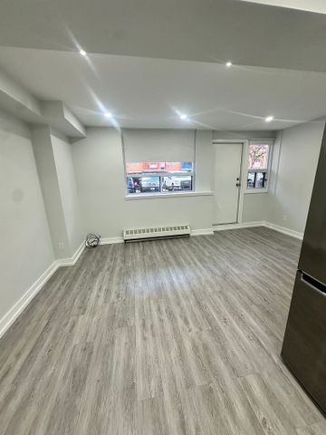 For Lease - 15 Walmer Road Unit# 105, Toronto, Ontario - Photo 2