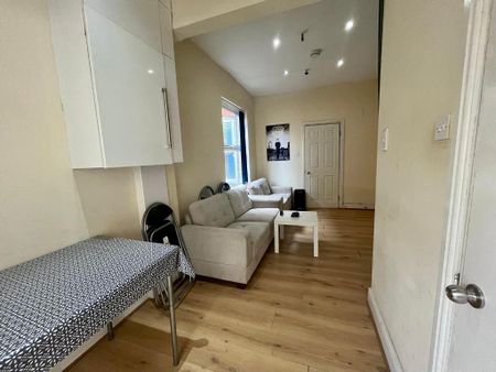 5 bedroom terraced house to rent - Photo 5