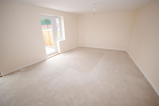 2 bedroom Flat To Let - Photo 1