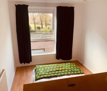 1 Bed Flat, Aldington Court, E8 - Photo 3