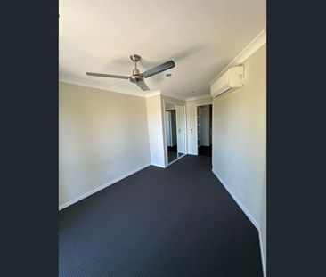 Modern townhouse in quiet cul-de sac - Photo 5