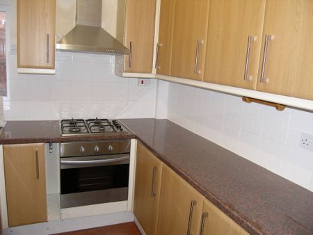 5 Bed Student Accommodation - Photo 4