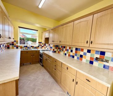 Manston Way, Leeds - Photo 4