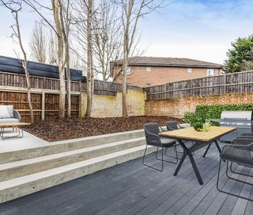 Flat to rent - Baring Road, London, SE12 - Photo 6