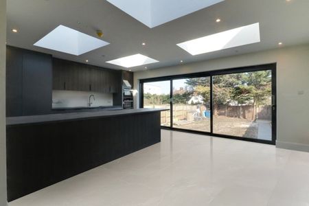 Room 2 - Carlton Avenue, Harrow, HA3 - Photo 2