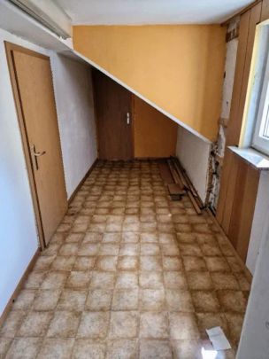 Sehr schöne 2-Raum-DG-Wohnung in zentraler Lage von Glauchau - Photo 1