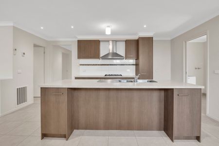 2/15 Kennedy Street, Reservoir VIC 3073 - Photo 4