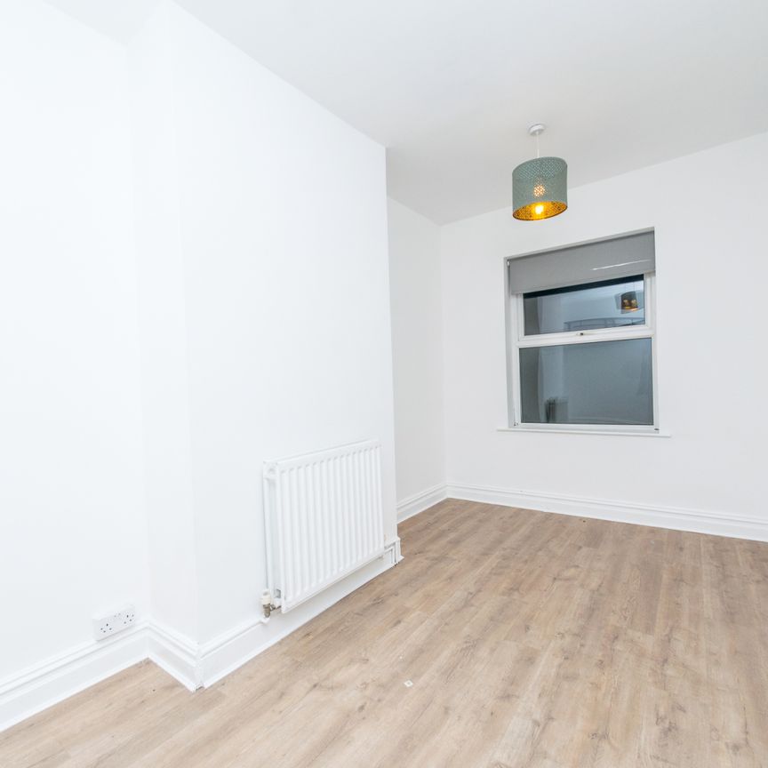 FOUNTAIN STREET MORLEY LEEDS LS27 0PH - Photo 1