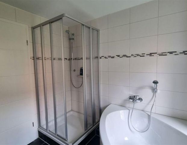 ***NEU renoviert-Wohnen in Super Lage 2 - Raum Wohnung mit Balkon! *** - Foto 1