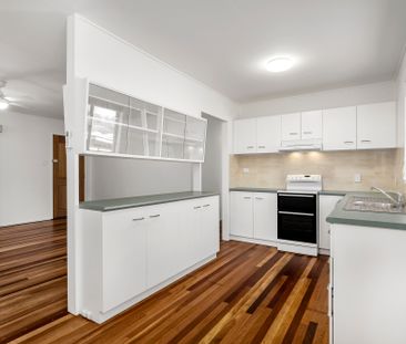 15 Loveanius Street, Silkstone QLD 4304 - House For Rent | Domain - Photo 3