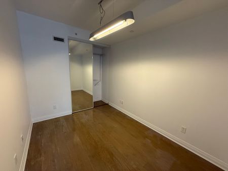 For Lease - 60 Annie Craig Drive Unit# 809, Toronto, Ontario - Photo 3