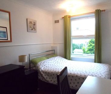 4 bedroom semi-detached house to rent - Photo 5