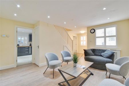 4 bedroom semi-detached house to rent - Photo 3