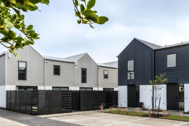 2/45 Dickens Street, Addington - Photo 1