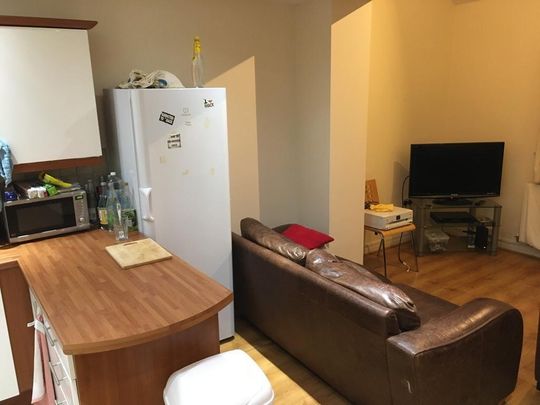 6 bedroom terraced house to rent - Photo 1