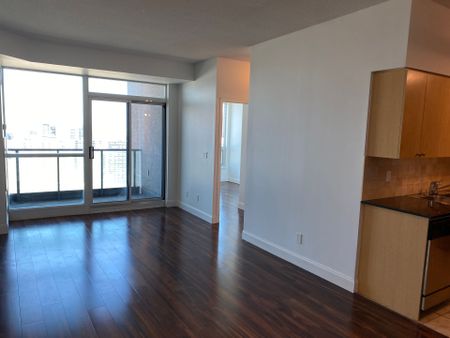 For Lease - 219 Fort York Boulevard Unit# 3707, Toronto, Ontario - Photo 2