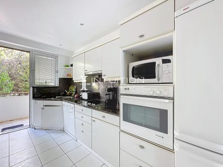 Location Appartement 3 pièces 80m² CANNES 06400 - Photo 5