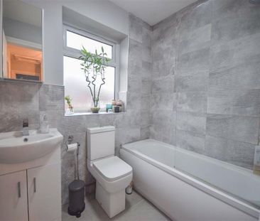 3 Bedroom Detached To Let - Photo 5