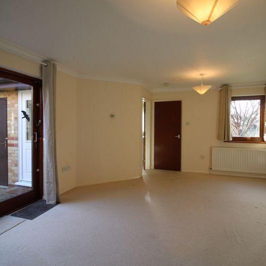 3 bedroom bungalow to rent - Photo 1