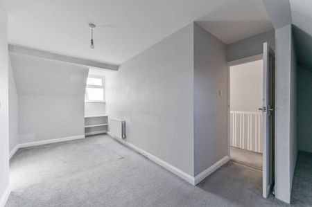 3 bedroom flat to rent - Photo 3