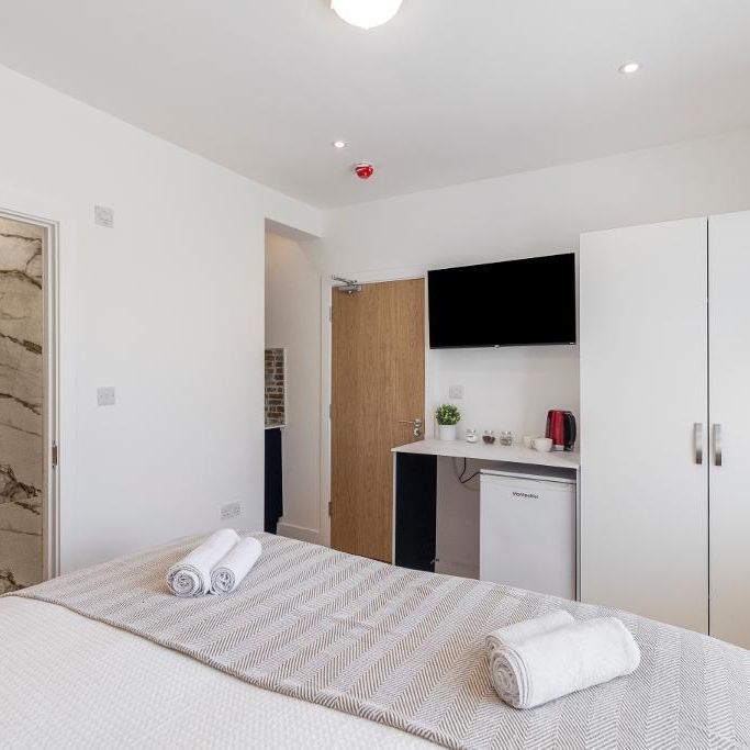 1 bedroom in a house share to rent - Photo 1