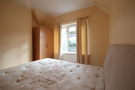 5 bedroom semi-detached house to rent - Photo 2