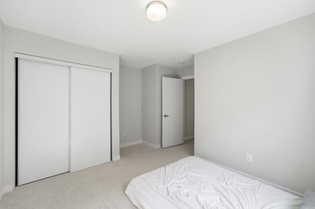 For Lease - 104 Hackamore Crescent, Stittsville - Munster - Richmond, Ontario - Photo 5