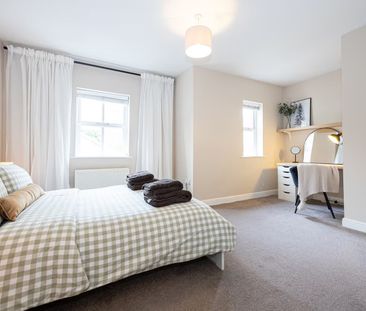 2 Bed Terraced House, Schuster Road, M14 - Photo 4
