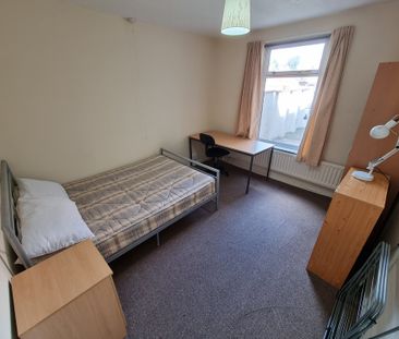5 Bed Student Accommodation - Photo 5