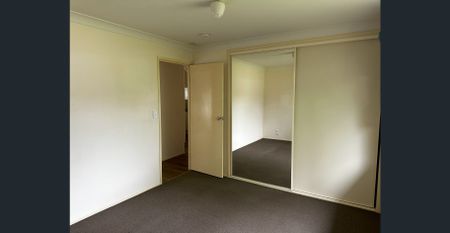 LOVELY 3 BEDROOM HOME - Photo 3