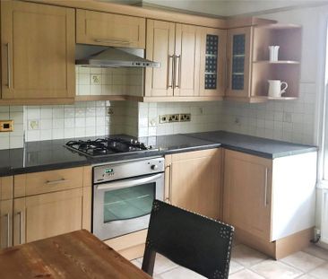 3 bedroom flat to rent - Photo 5