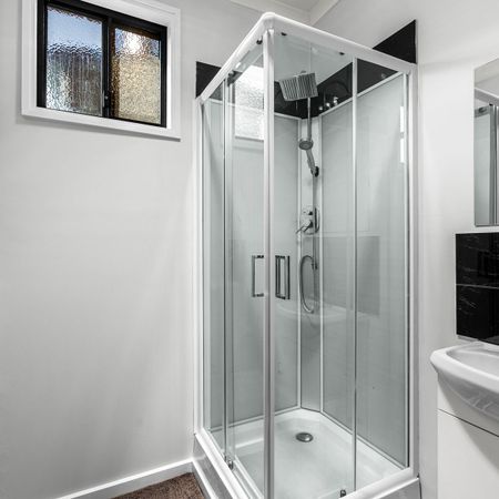 Fully Furnished Studio - Available Now - Photo 4
