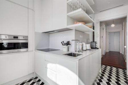 2 bedroom luxury Apartment for rent in Lisbon, Portugal - Photo 5