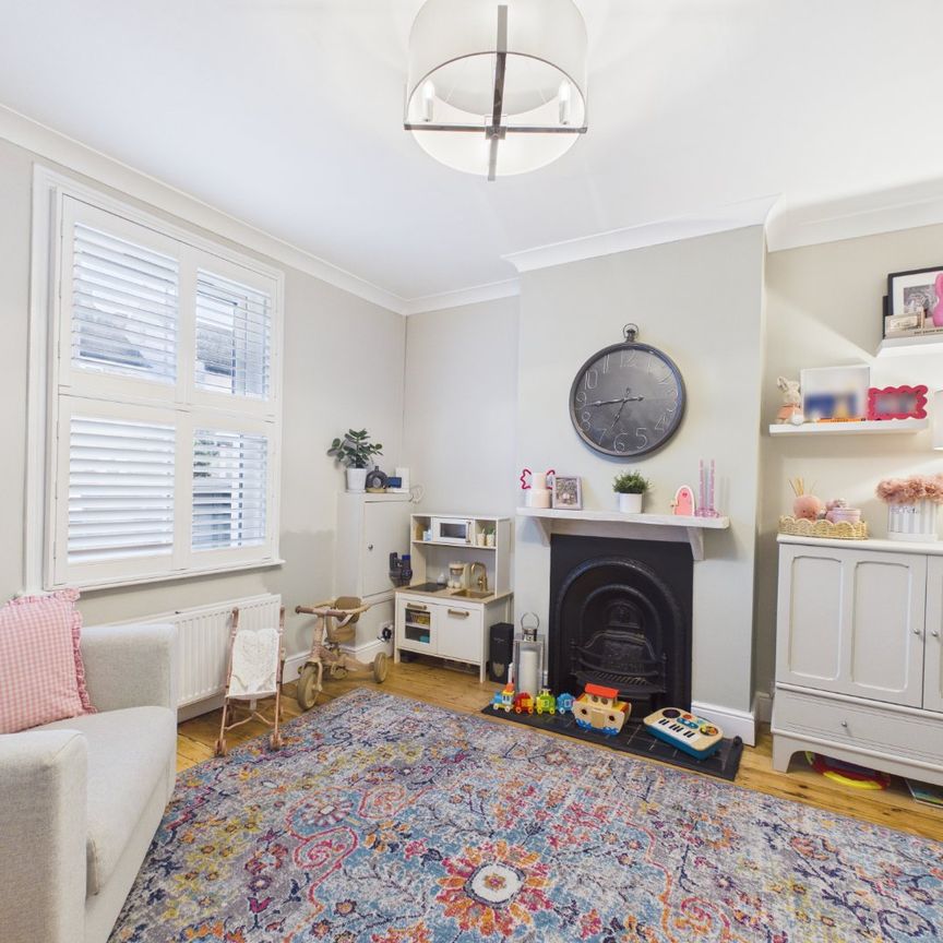 3 bedroom House in Boyn Valley Road, Maidenhead - Photo 1