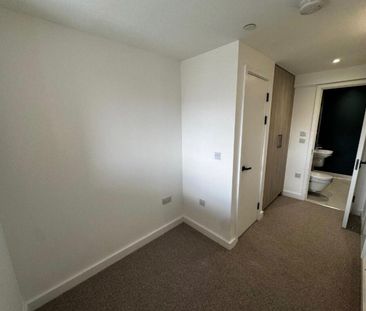 2 Bed Flat, Sky Gardens, M15 - Photo 4