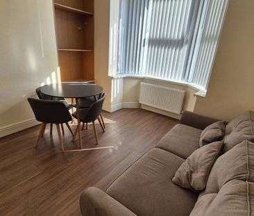 4 bedroom terraced house to rent - Photo 1