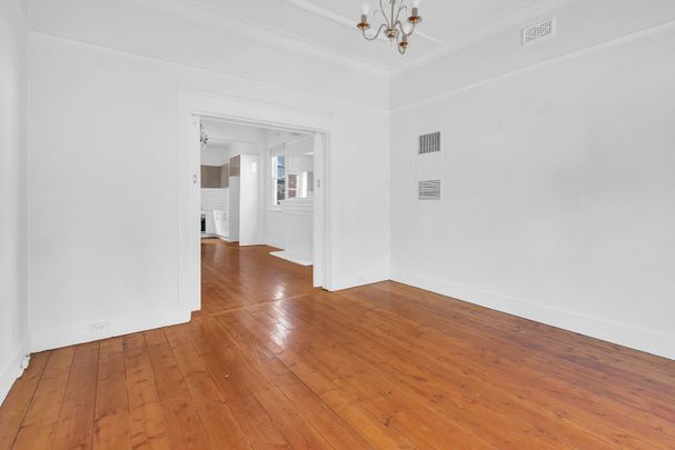 10 St Duthus Street, Preston VIC 3072 - Photo 1