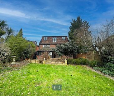 4 bedroom detached house to rent - Photo 3