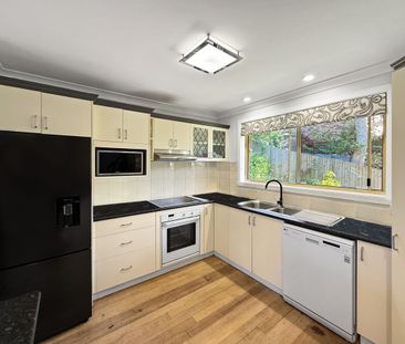 Beautifully Presented Three Bedroom Home in Prime Location - Photo 6