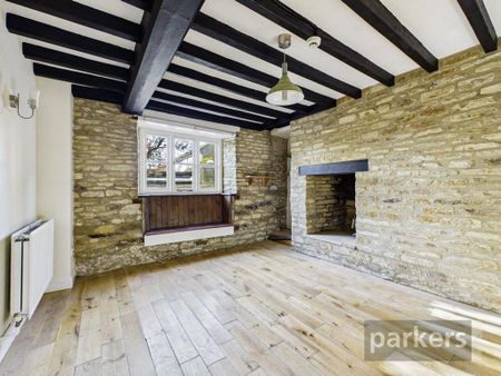 4 bedroom detached house to rent - Photo 3